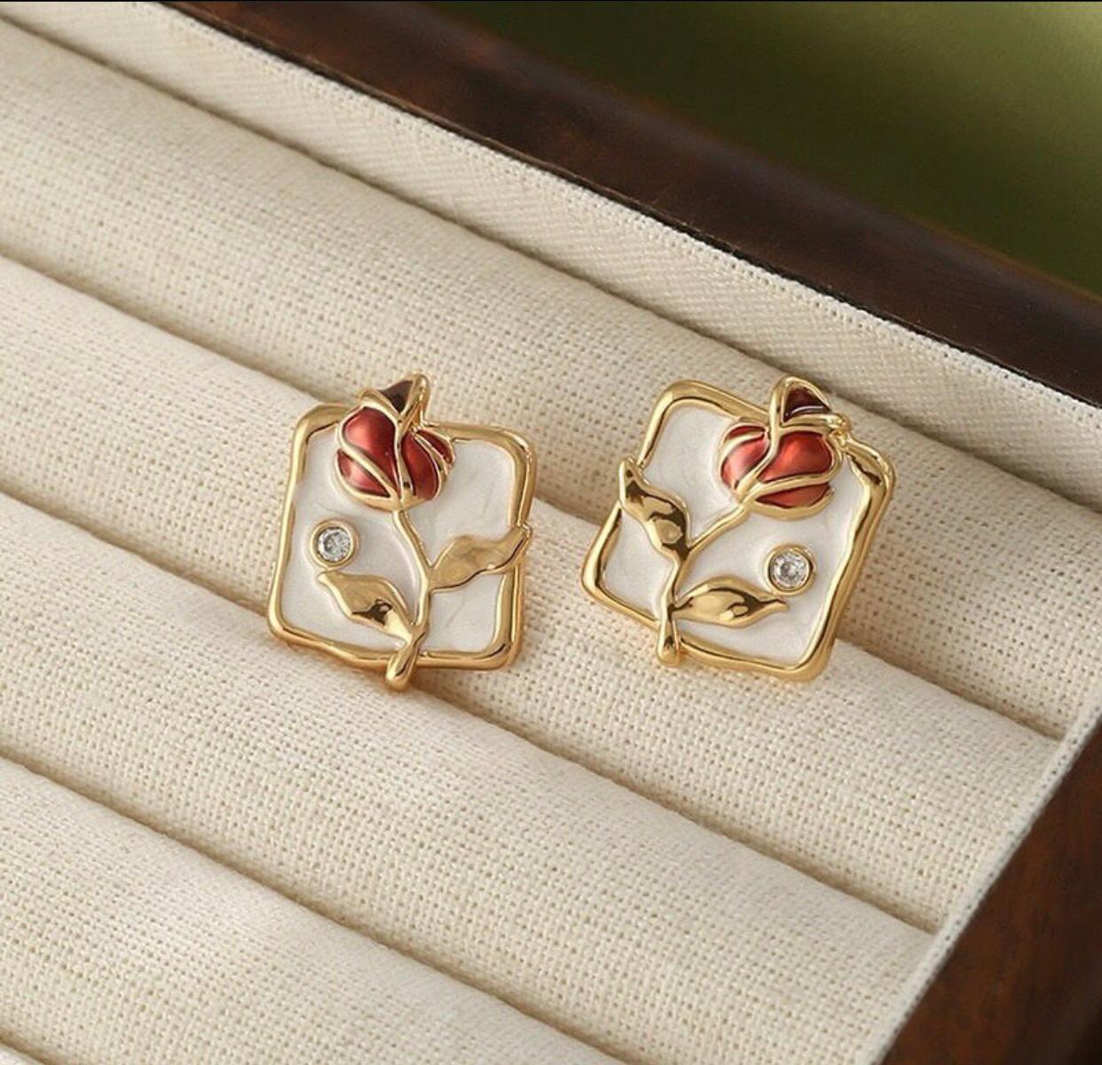3D beautiful ear studs with 3d rose